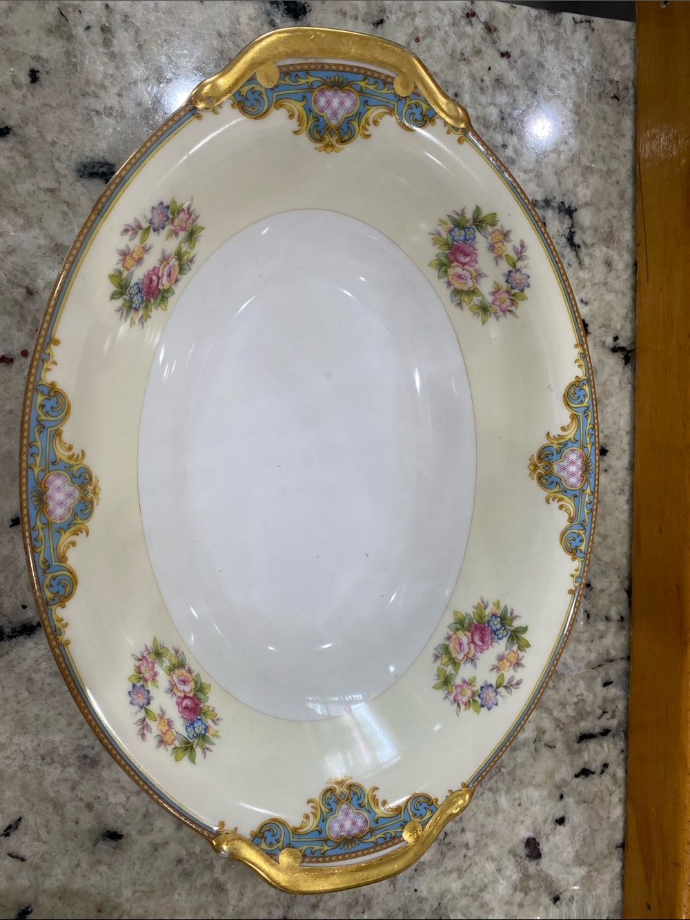 Elegant Meito China serving dish